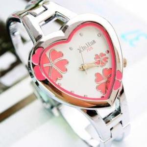 Heart Shaped Ladies Quartz Watch Fashion Exquisite..